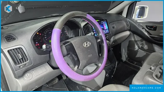 HYUNDAI STAREX 3-SEATER VAN