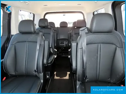 HYUNDAI STARIA LOUNGE 9-SEATER