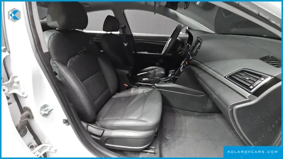 HYUNDAI ELANTRA (AVANTE) 1.6 GDI SMART