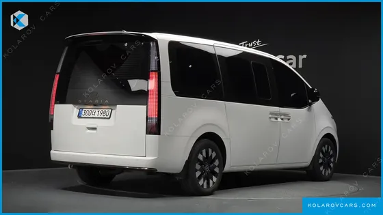 HYUNDAI STARIA HEV 1.6 LOUNGE 7-SEATER