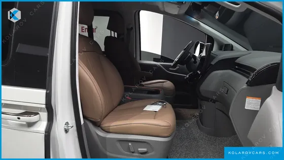 HYUNDAI STARIA HEV 1.6 LOUNGE 7-SEATER
