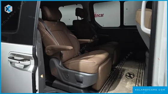 HYUNDAI STARIA HEV 1.6 LOUNGE 7-SEATER