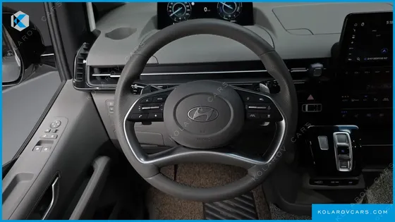 HYUNDAI STARIA HEV 1.6 LOUNGE 7-SEATER