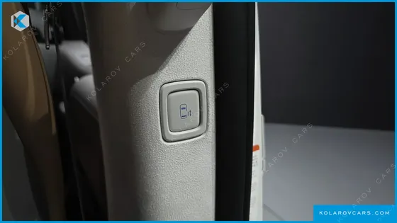 HYUNDAI STARIA HEV 1.6 LOUNGE 7-SEATER