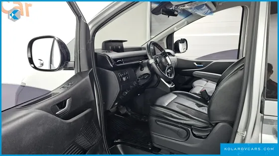HYUNDAI STARIA CARGO 3-SEATER