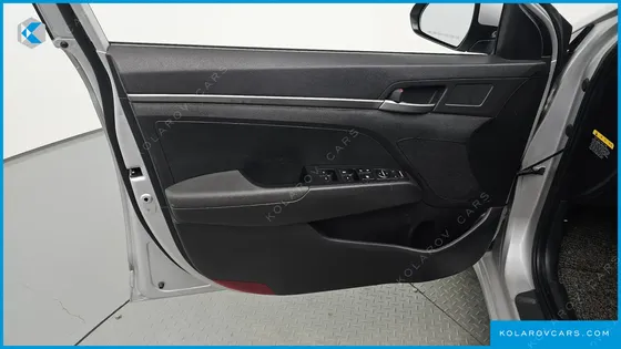 HYUNDAI ELANTRA (AVANTE) 1.6 LPI STYLE (RENTAL CAR)