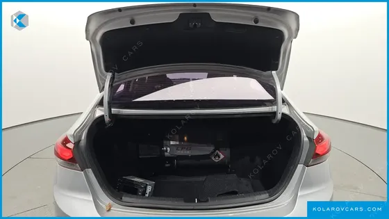 HYUNDAI ELANTRA (AVANTE) 1.6 LPI STYLE (RENTAL CAR)