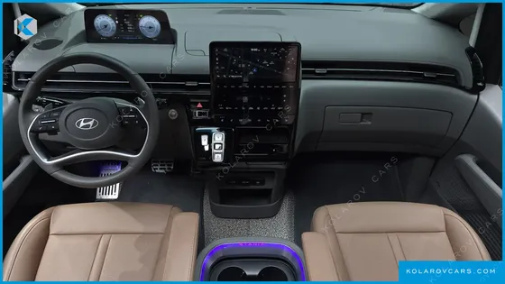 HYUNDAI STARIA 4WD LOUNGE 9-SEATER