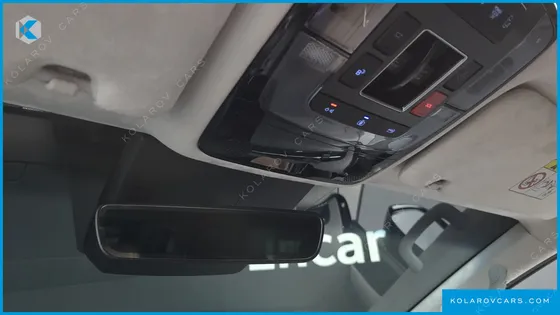 HYUNDAI STARIA 4WD LOUNGE 9-SEATER