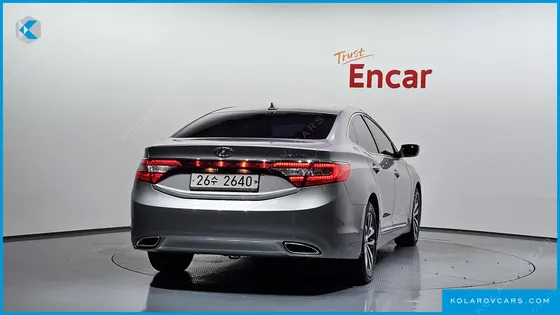 HYUNDAI GRANDEUR HG240 LUXURY