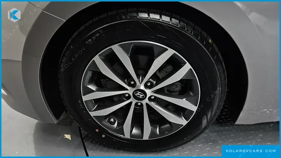 HYUNDAI GRANDEUR HG240 LUXURY