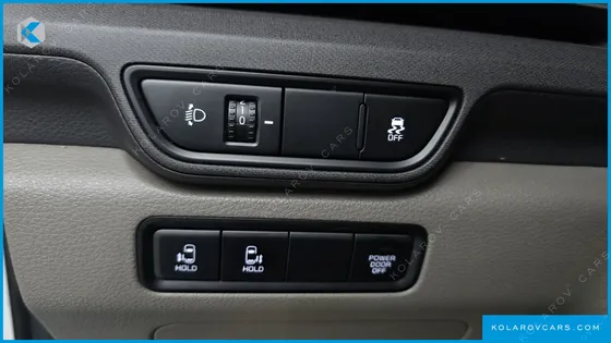KIA CARNIVAL DIESEL 9-SEATER PRESTIGE