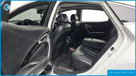 HYUNDAI GRANDEUR HG240 MODERN