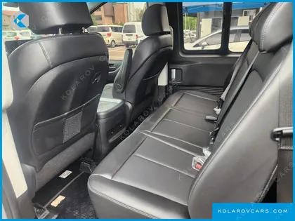 HYUNDAI STARIA CARGO 5-SEATER