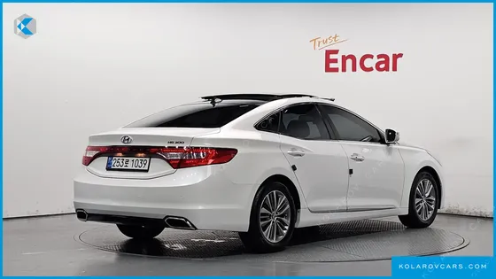 HYUNDAI GRANDEUR HG240 MODERN