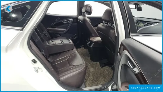 HYUNDAI GRANDEUR HG240 MODERN