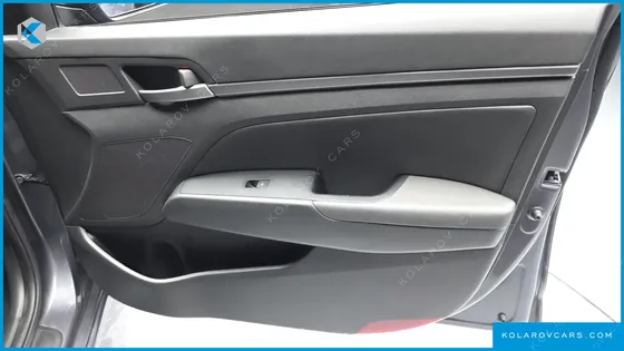 HYUNDAI ELANTRA (AVANTE) 1.6 LPI STYLE (RENTAL CAR)
