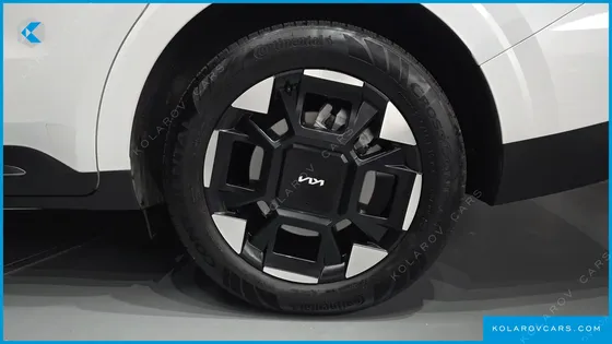 KIA CARNIVAL HEV 7SEATER SIGNATURE