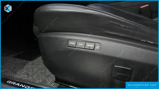 HYUNDAI GRANDEUR HG300 ROYAL