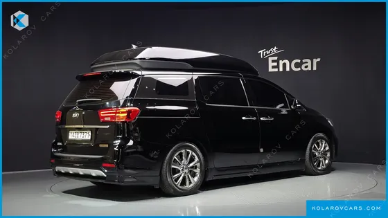 KIA CARNIVAL GASOLINE 7-SEATER HI-LIMOUSINE