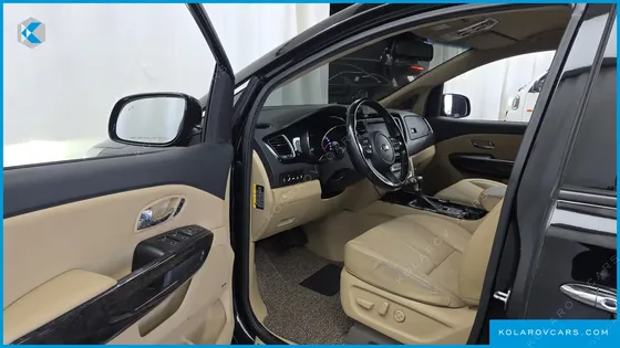 KIA CARNIVAL GASOLINE 7-SEATER HI-LIMOUSINE