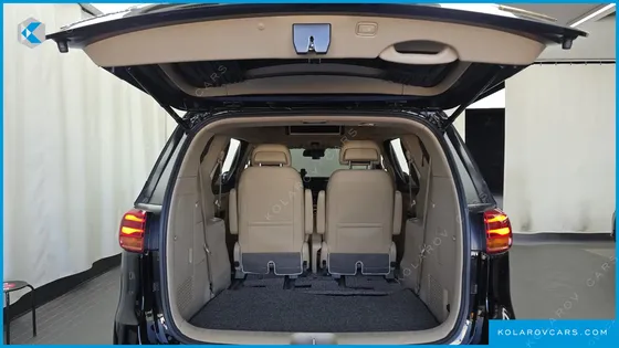 KIA CARNIVAL GASOLINE 7-SEATER HI-LIMOUSINE