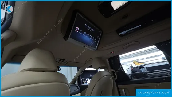 KIA CARNIVAL GASOLINE 7-SEATER HI-LIMOUSINE