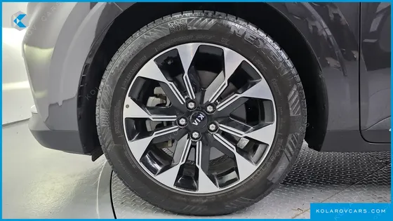 KIA CARNIVAL DIESEL 9-SEATER NOBLESSE
