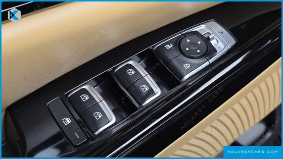 KIA CARNIVAL DIESEL 9-SEATER NOBLESSE