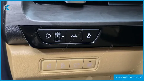 KIA CARNIVAL DIESEL 9-SEATER NOBLESSE