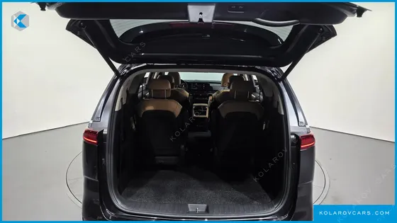 KIA CARNIVAL DIESEL 9-SEATER NOBLESSE