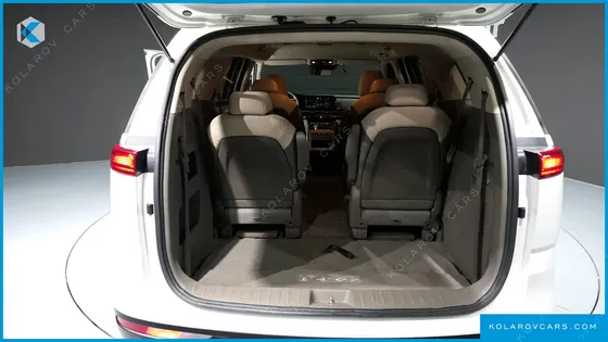 KIA CARNIVAL DIESEL 9-SEATER PRESTIGE