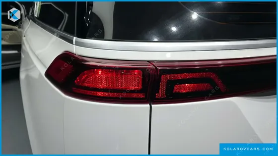KIA CARNIVAL DIESEL 9-SEATER PRESTIGE