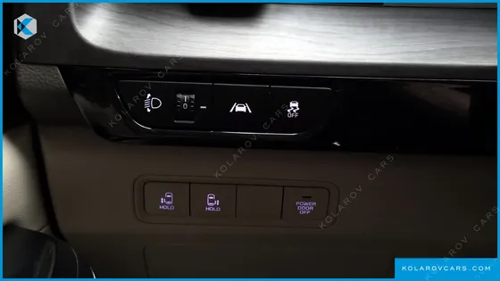 KIA CARNIVAL DIESEL 9-SEATER PRESTIGE