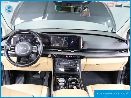 KIA CARNIVAL DIESEL 7-SEATER OUTDOOR
