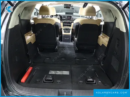 KIA CARNIVAL DIESEL 7-SEATER OUTDOOR