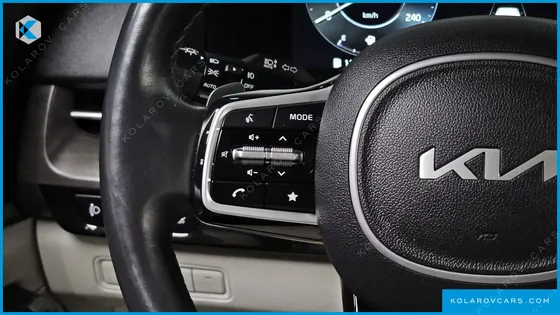 KIA CARNIVAL DIESEL 7-SEATER NOBLESSE