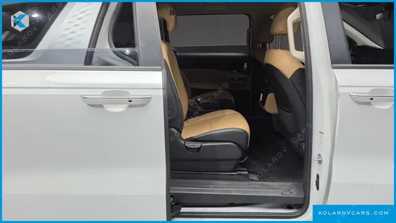KIA CARNIVAL GASOLINE 9-SEATER PRESTIGE