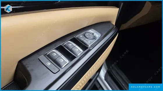 KIA CARNIVAL GASOLINE 9-SEATER PRESTIGE