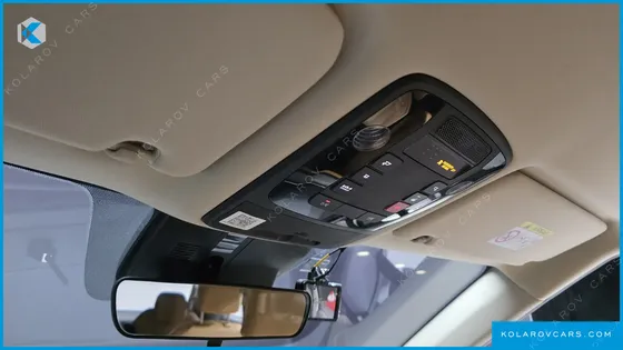 KIA CARNIVAL GASOLINE 9-SEATER PRESTIGE