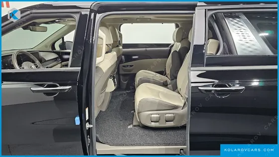 KIA CARNIVAL GASOLINE 7-SEATER SIGNATURE