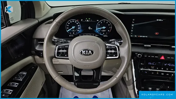 KIA CARNIVAL GASOLINE 7-SEATER SIGNATURE
