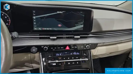 KIA CARNIVAL GASOLINE 7-SEATER SIGNATURE