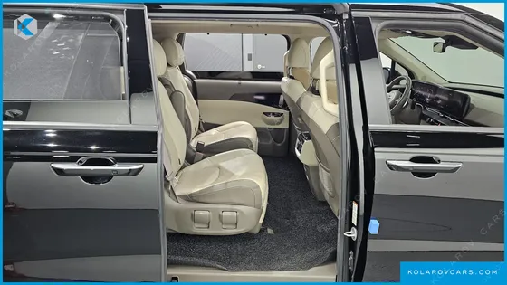 KIA CARNIVAL GASOLINE 7-SEATER SIGNATURE