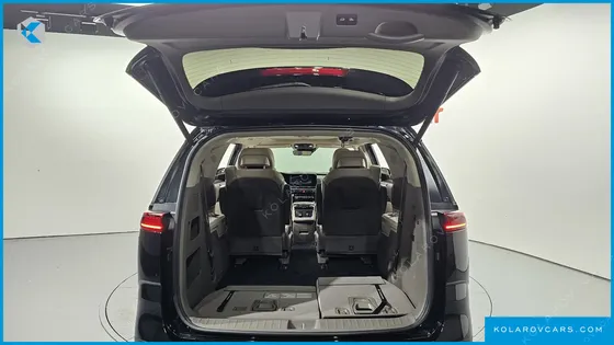 KIA CARNIVAL GASOLINE 7-SEATER SIGNATURE