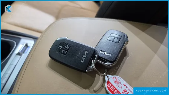 KIA CARNIVAL GASOLINE 9-SEATER PRESTIGE