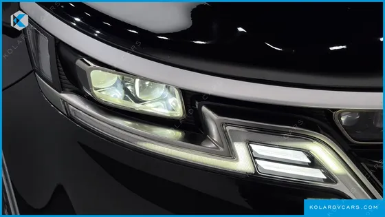 KIA CARNIVAL GASOLINE 9-SEATER PRESTIGE