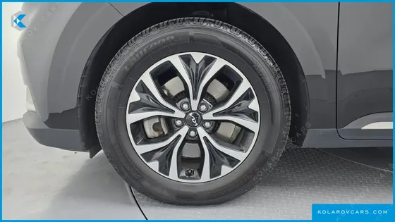 KIA CARNIVAL DIESEL 9-SEATER NOBLESSE