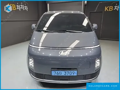 HYUNDAI STARIA EV LOUNGE 11-SEATER
