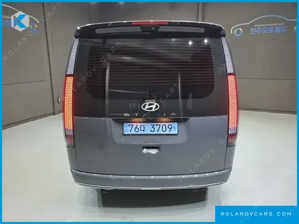 HYUNDAI STARIA EV LOUNGE 11-SEATER